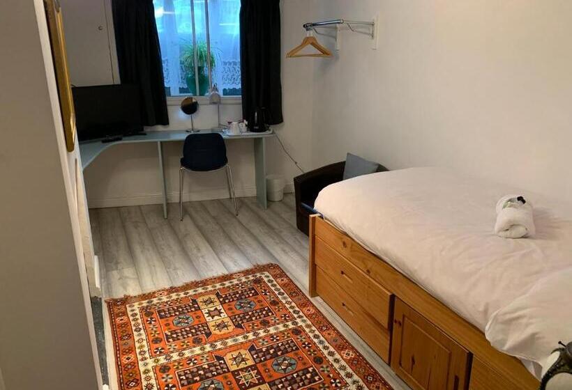 Номер Стандарт Индивидуальный Совместная Ванная, The Red House