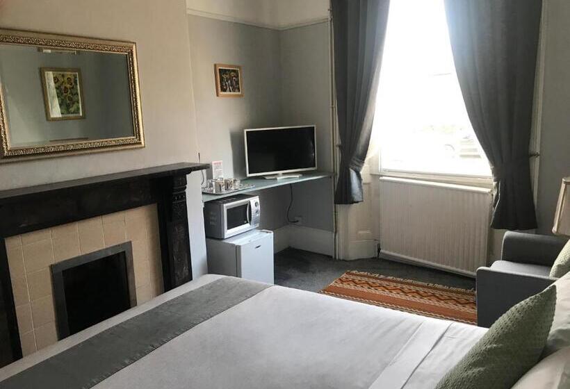 Номер Deluxe, The Red House