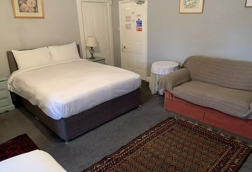 スタンダード４人部屋, The Red House