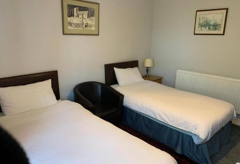 Номер Стандарт, The Red House