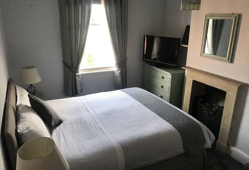 Номер Стандарт, The Red House