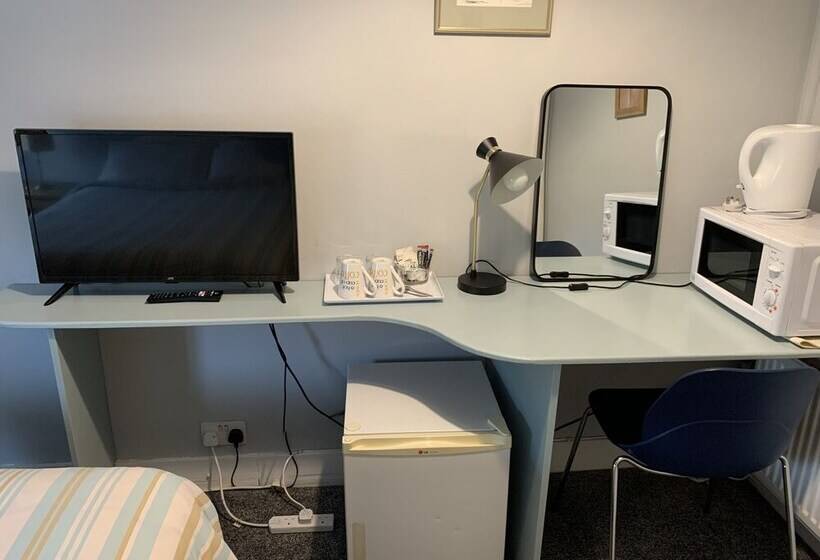 Номер Стандарт, The Red House