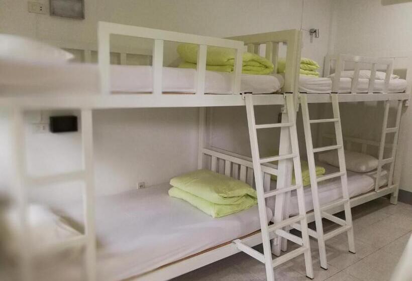 家庭间, Baan Bua Guest House