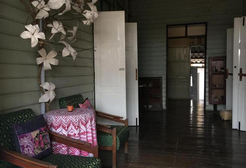 带共用浴室的标准房间, Baan Bua Guest House