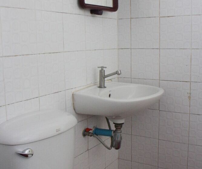 家庭间, Baan Bua Guest House