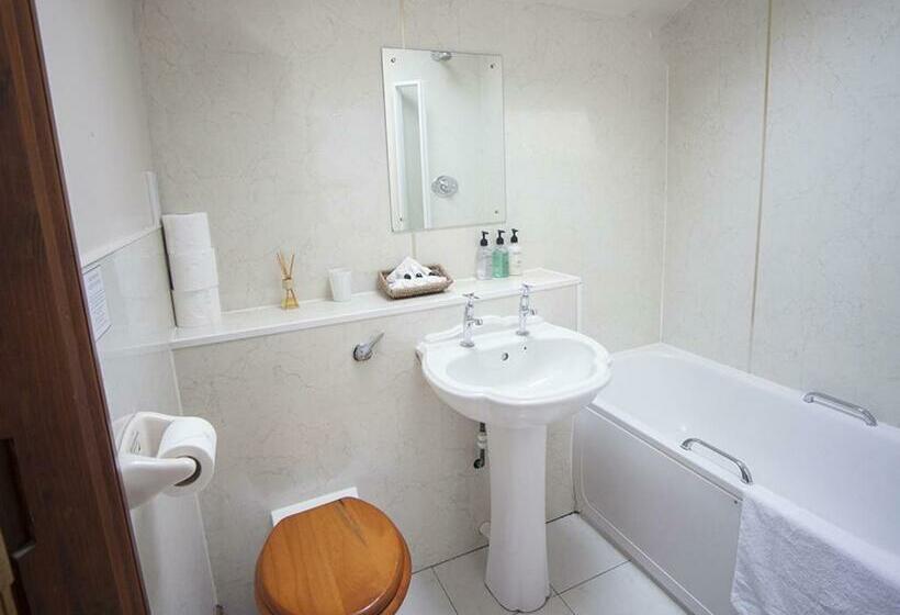 اتاق پریمیوم چهارنفره, Beeches Farmhouse Country Cottages & Rooms