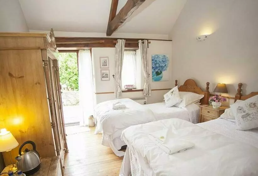 スーペリアトリプルルーム, Beeches Farmhouse Country Cottages & Rooms