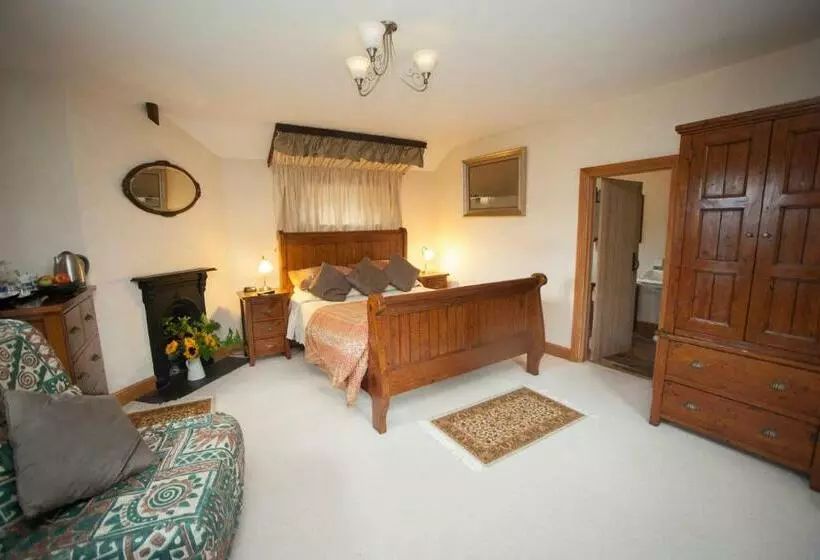 デラックストリプルルーム, Beeches Farmhouse Country Cottages & Rooms