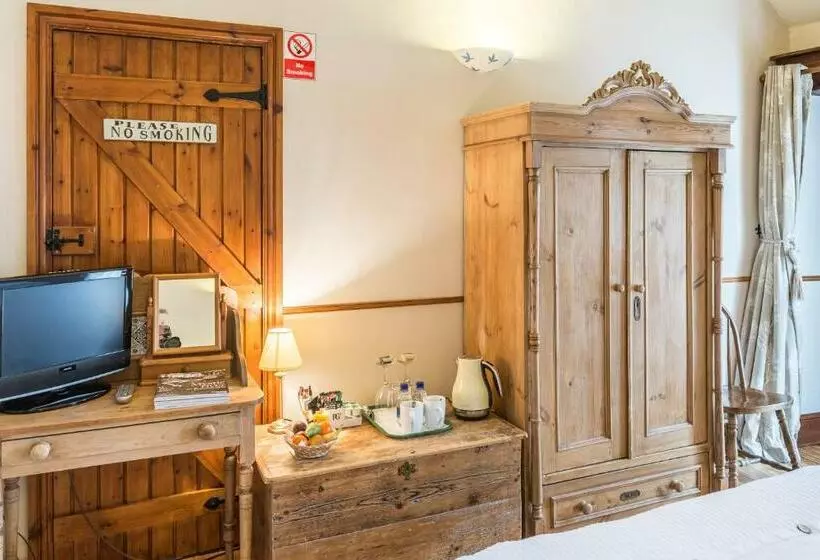 スーペリアトリプルルーム, Beeches Farmhouse Country Cottages & Rooms