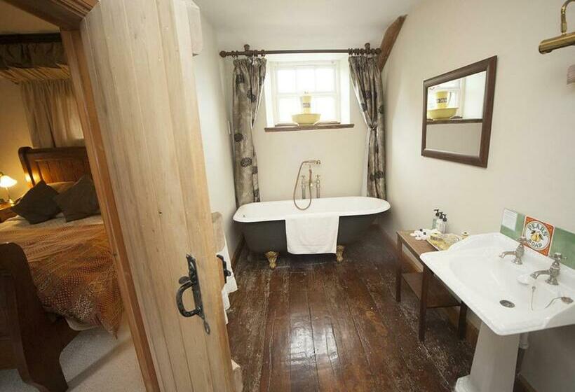 اتاق لوکس سه تخته, Beeches Farmhouse Country Cottages & Rooms