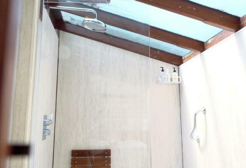 اتاق سوپریور سه تخته, Beeches Farmhouse Country Cottages & Rooms