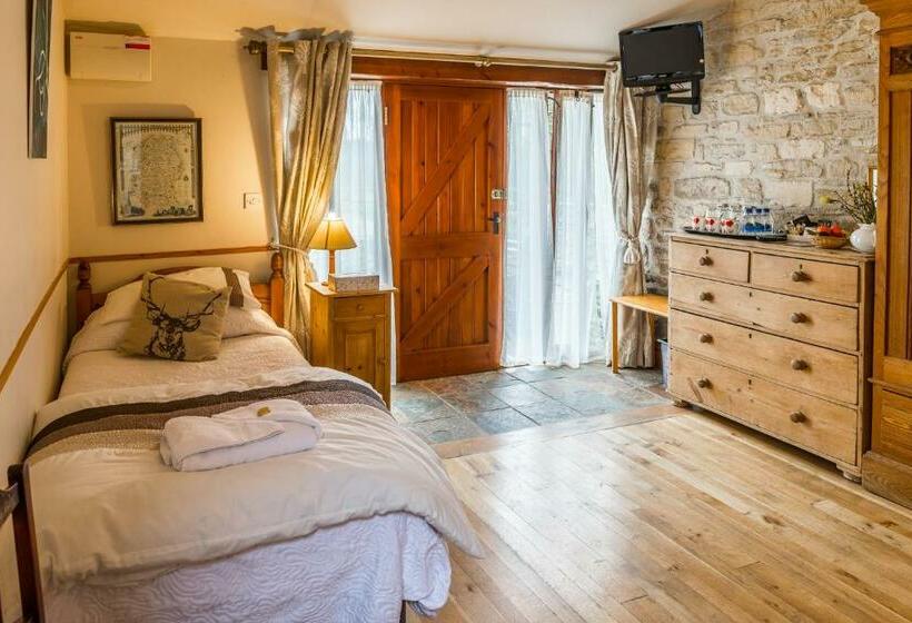 Четырехместный номер Премиум, Beeches Farmhouse Country Cottages & Rooms