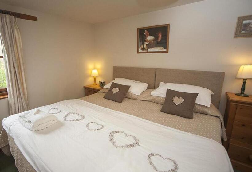 Хижина, Beeches Farmhouse Country Cottages & Rooms
