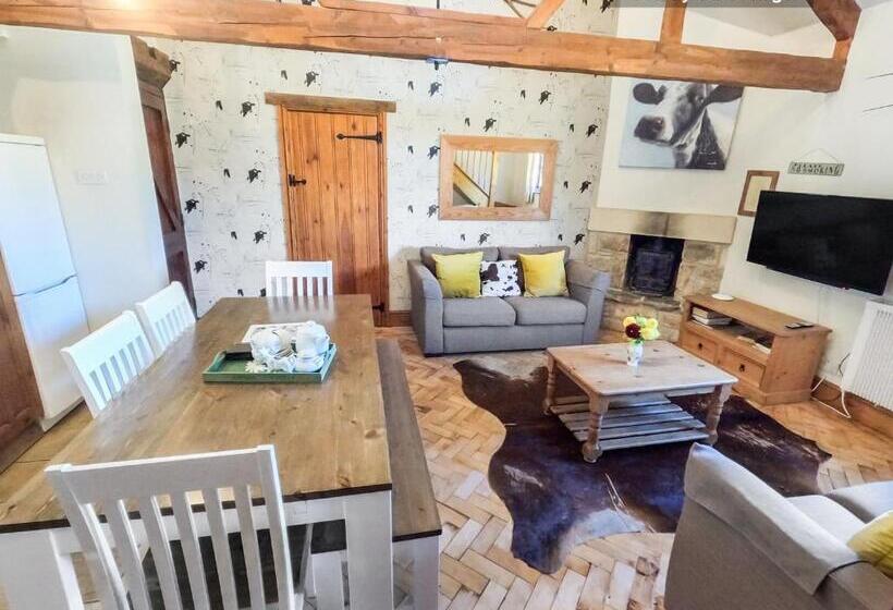 Дом 2 Спальни, Beeches Farmhouse Country Cottages & Rooms