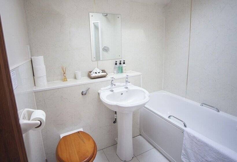 اتاق پریمیوم چهارنفره, Beeches Farmhouse Country Cottages & Rooms