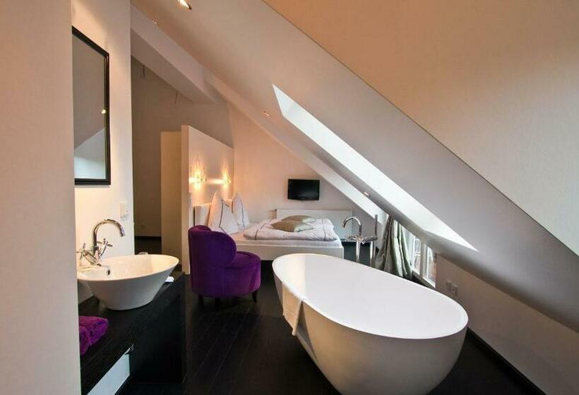 غرفة ديلوكس, Konventchen