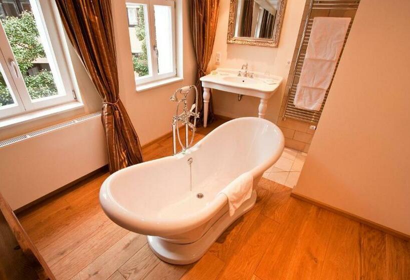 غرفة ديلوكس, Konventchen