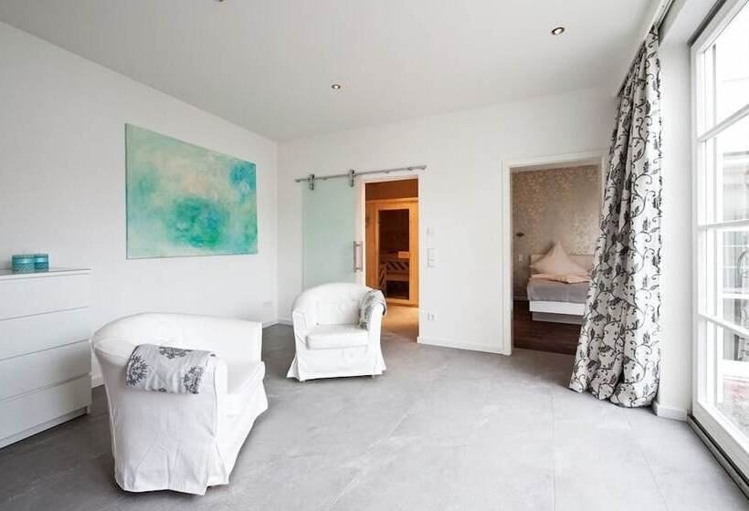 جناح, Konventchen