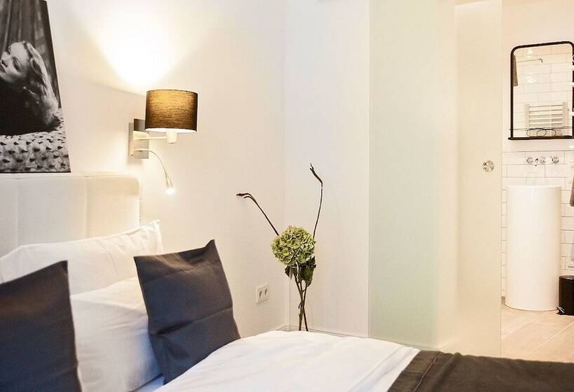 غرفة قياسية فردية, Konventchen