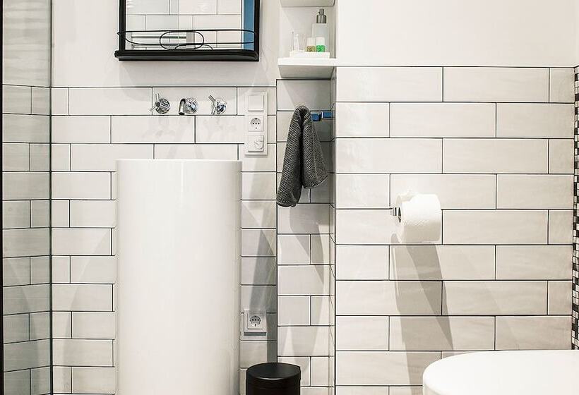 غرفة قياسية فردية, Konventchen