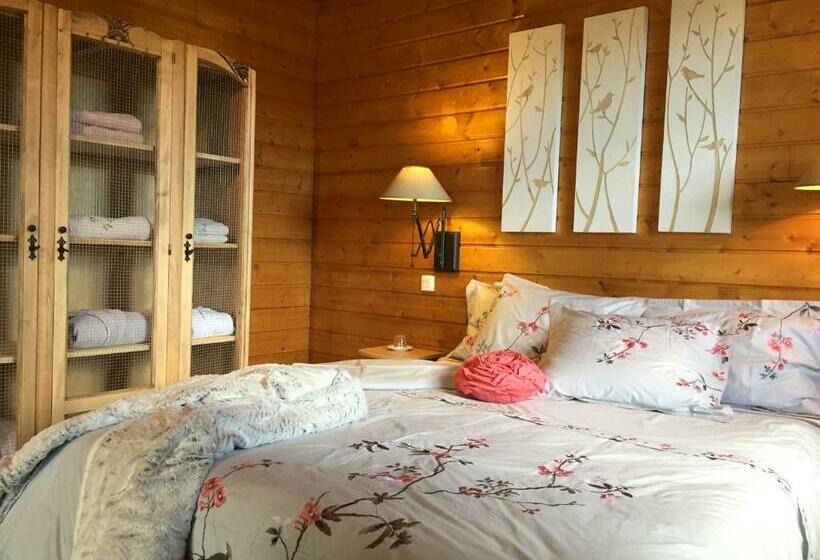 Семейный Номер Вид на Горы, La Coustille Chambres Et Table D Hôtes