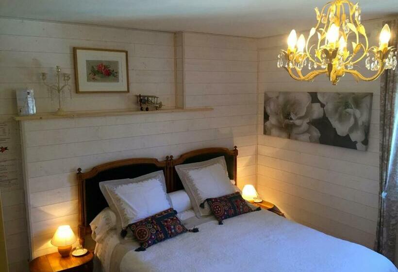 חדר סטנדרט נוף להרים, La Coustille Chambres Et Table D Hôtes