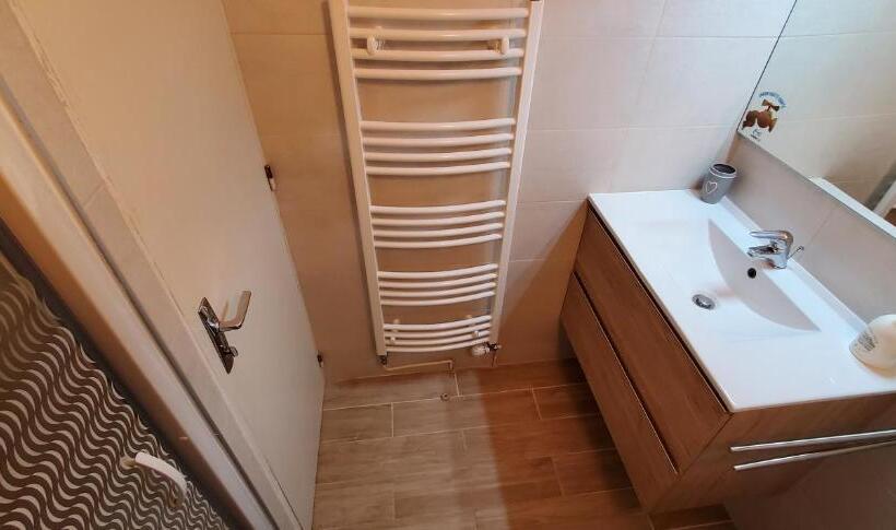 Номер Стандарт, La Coustille Chambres Et Table D Hôtes
