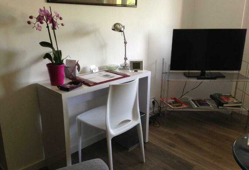 חדר סטנדרט נוף לגינה, Les Chambres Lauryvan