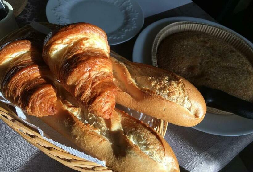 חדר סטנדרט נוף לגינה, Les Chambres Lauryvan