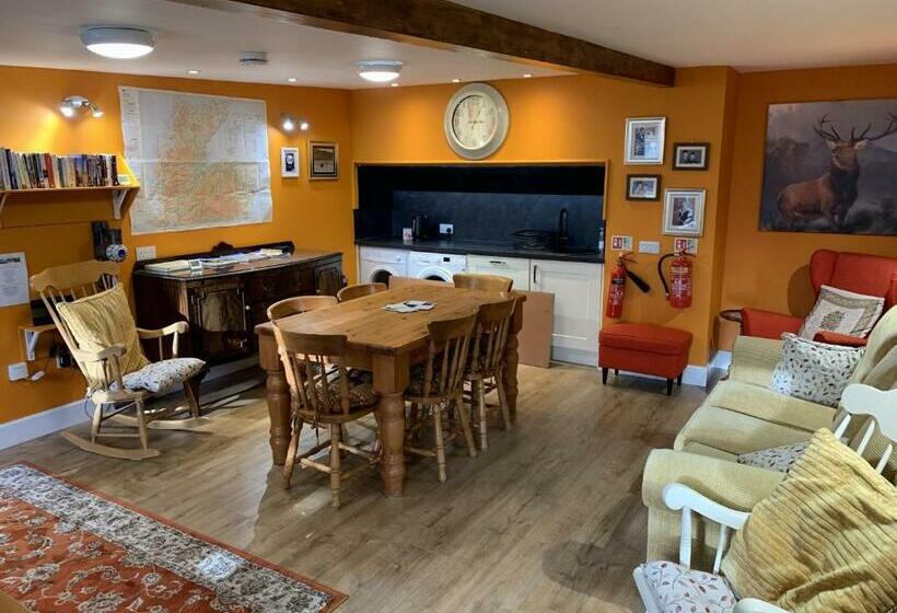 오두막, Old Drynie House