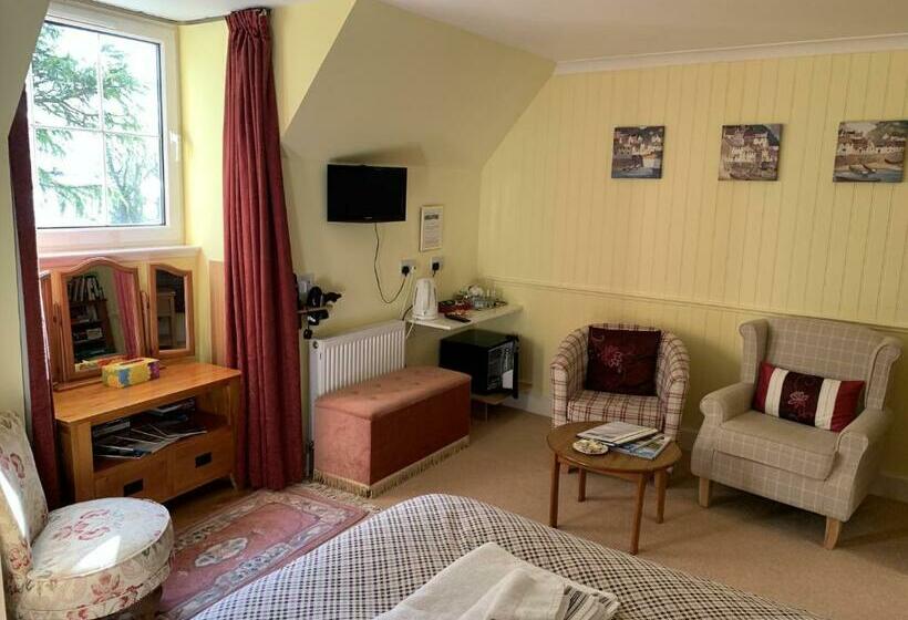 패밀리 스위트, Old Drynie House