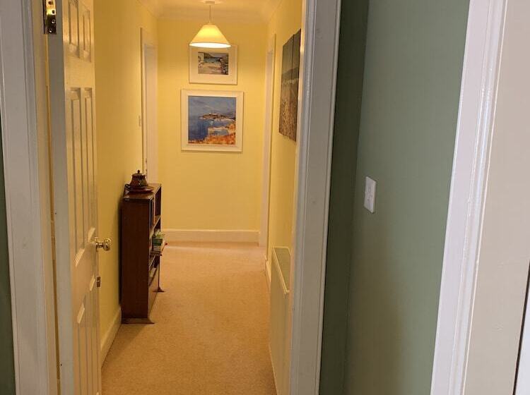 패밀리 스위트, Old Drynie House