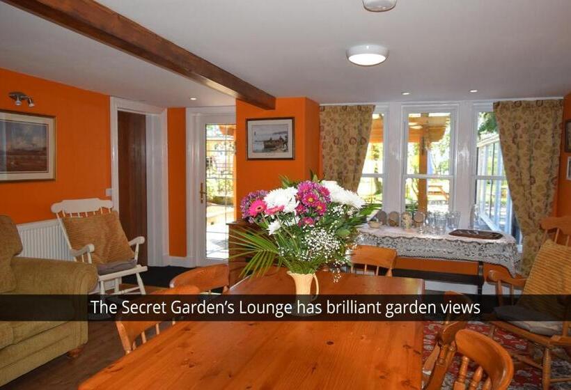 오두막, Old Drynie House