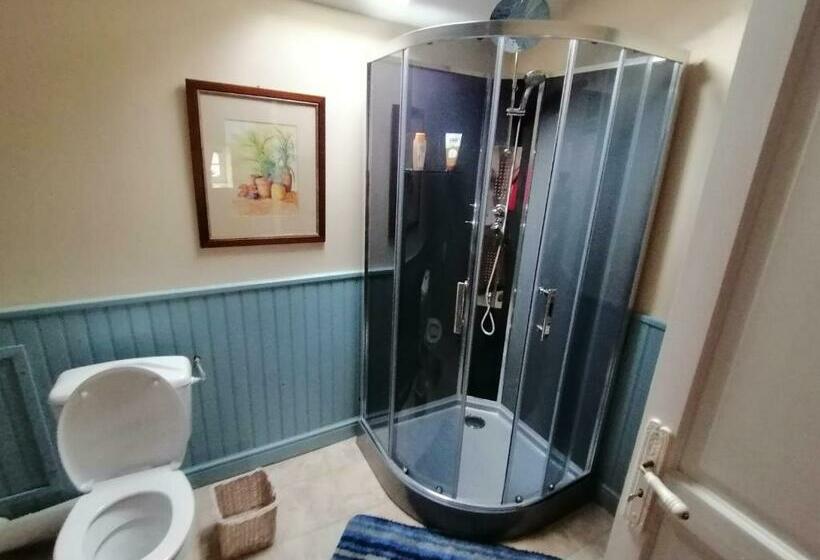 豪华家庭房间, Vingt Grand Rue