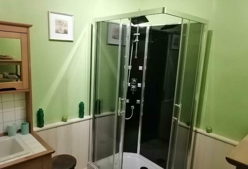 豪华房间, Vingt Grand Rue