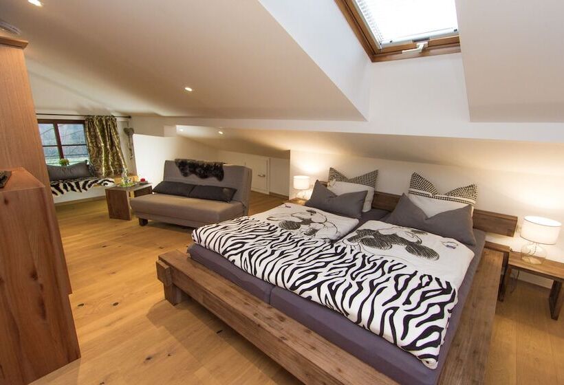 房顶倾斜的标准房间, Alpenblick