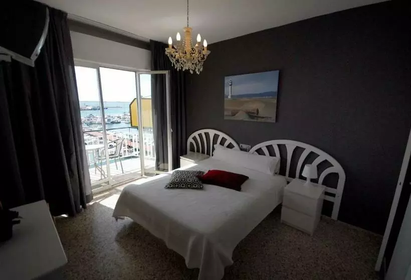 Habitación Estándar Vista Mar, Ampolla Sol