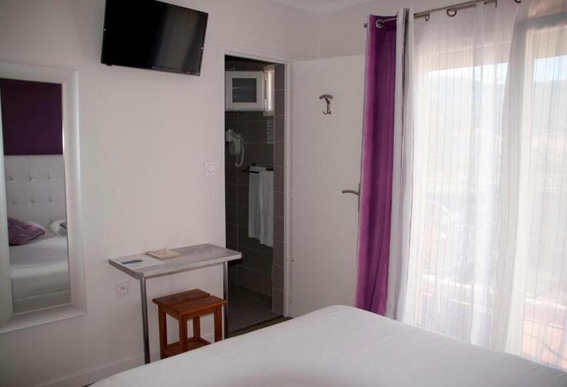 Четырехместный Номер Стандарт, Bleu Azur