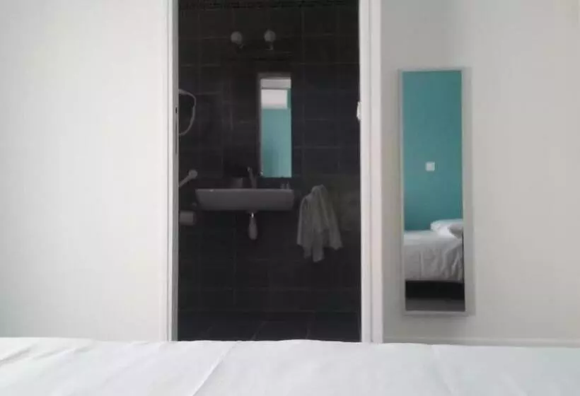 اتاق استاندارد برای معلولان, Bleu Azur