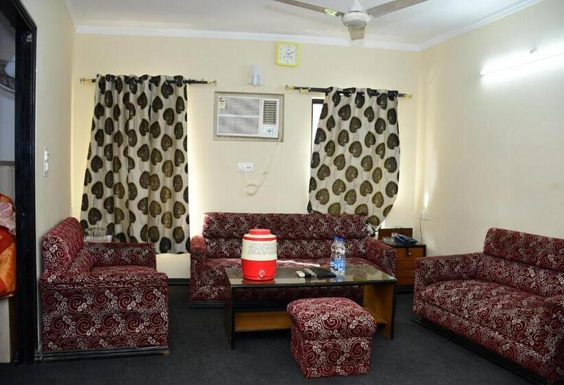 سوییت خانوادگی, Dolphin