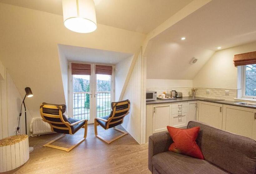 침실 2개 아파트, Douneside House