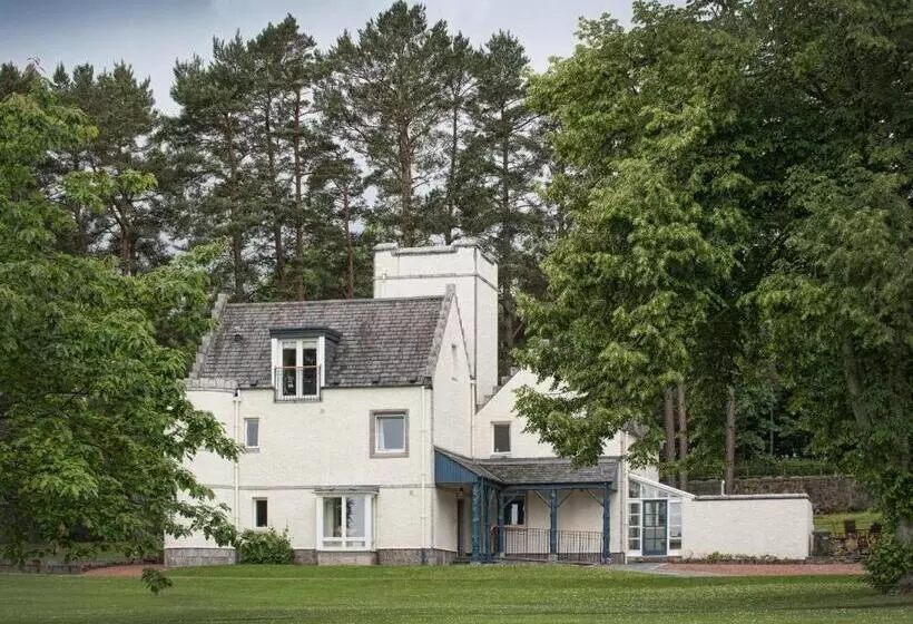 Huoneisto 1 Makuuhuone Pohjakerros, Douneside House