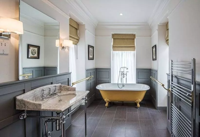 Deluxe-huone, Douneside House