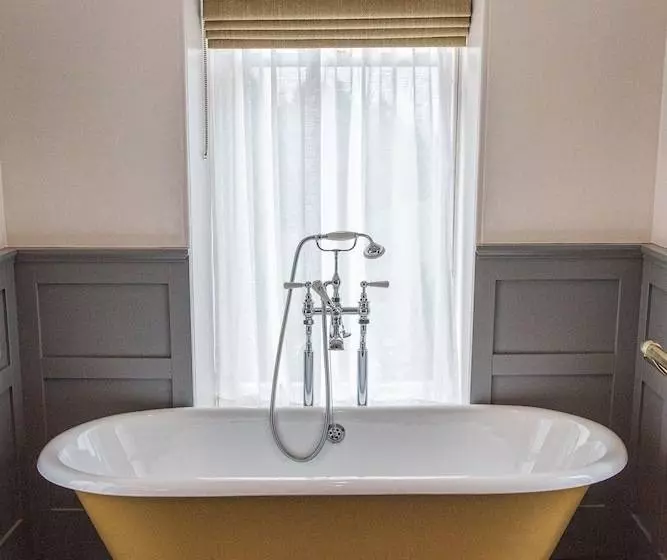 Deluxe-huone, Douneside House