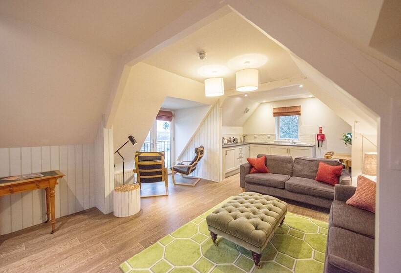 침실 2개 아파트, Douneside House