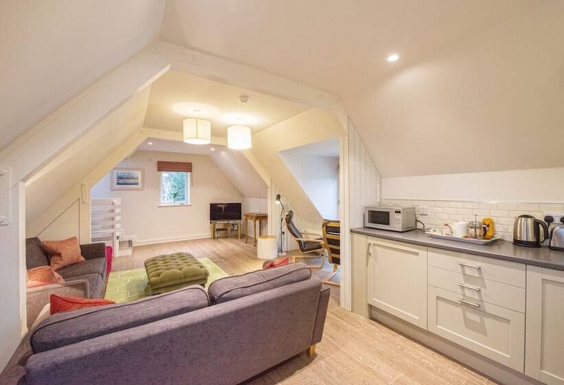 침실 2개 아파트, Douneside House