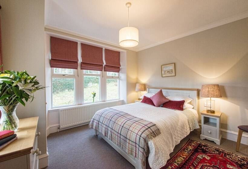 침실 3개 주택, Douneside House