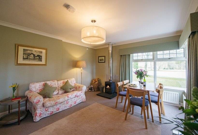 침실 3개 주택, Douneside House