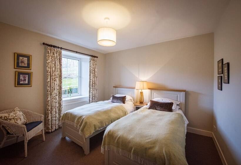 침실 3개 주택, Douneside House