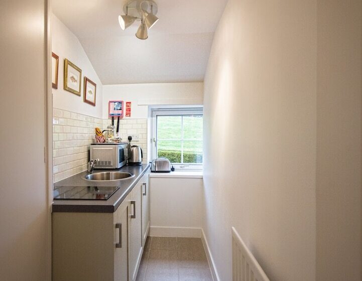 침실 3개 주택, Douneside House